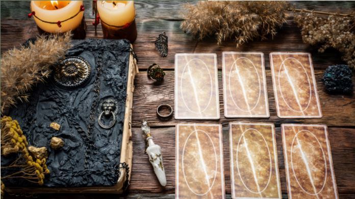 Learn to Read the Tarot with The Pomegranate Grove's College of Divinatory Arts